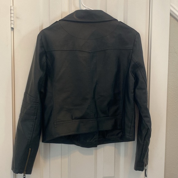 Gentle worn faux leather jacket - Picture 3 of 6